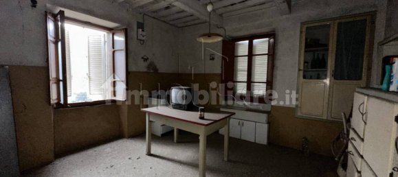 5 bedrooms Apartment in Città di Castello, Italy No. 153234 5