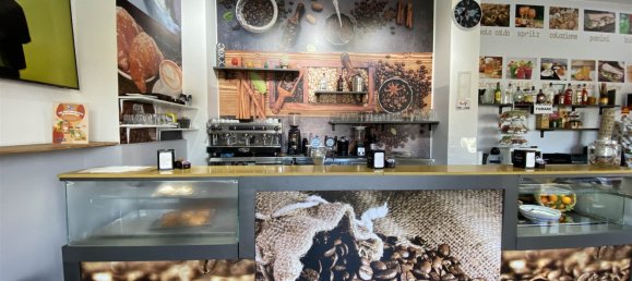 2 rooms Commercial property in Catania, Italy No. 43245 2