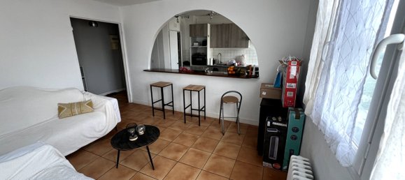 Apartamento de 2 dormitorios en Nanterre, France No. 175028 4