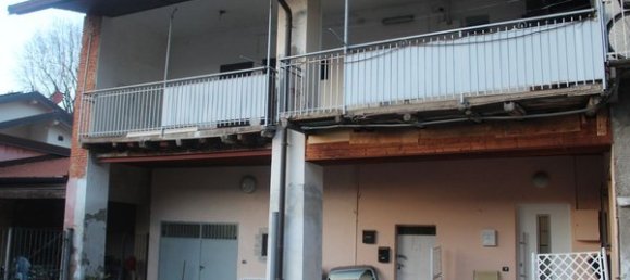 3 rooms Apartment in Venegono Superiore, Italy No. 161266 11