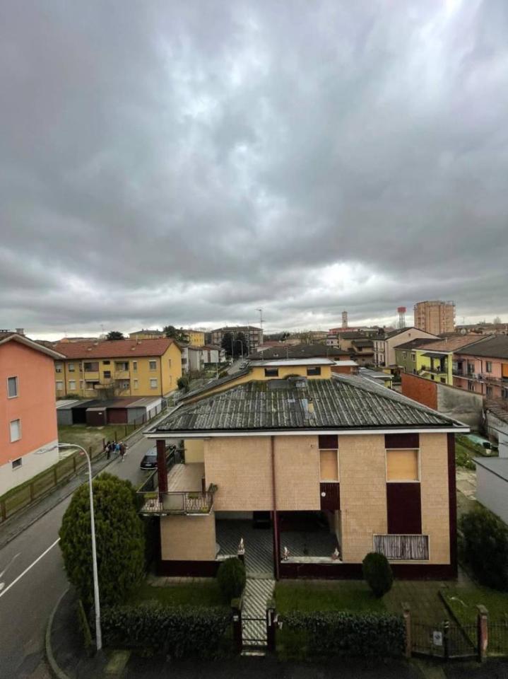 Квартира с 3 комнатами в Лоди Веккьо, Италия № 150816