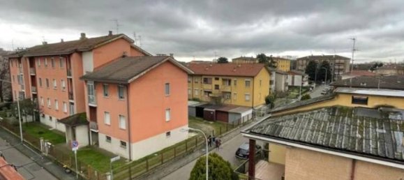 Квартира с 3 комнатами в Лоди Веккьо, Италия № 150816 2