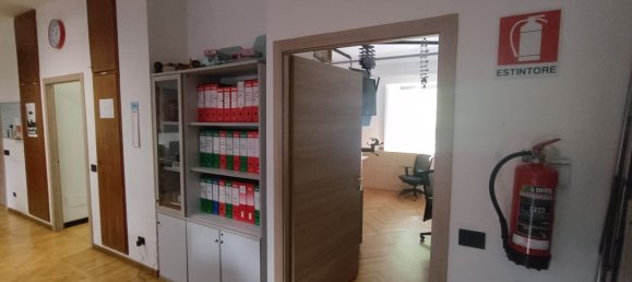 141m² Office in Gallarate, Italy No. 336418 3