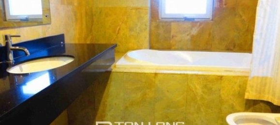 3 bedrooms Apartment in Ba Dinh, Vietnam No. 2369 6