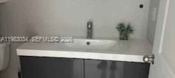 1 chambre propriété commerciale à vendre à Miami, Miami-Dade, Florida, USA № 615727 7