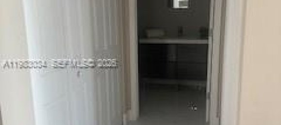 1 chambre propriété commerciale à vendre à Miami, Miami-Dade, Florida, USA № 615727 9