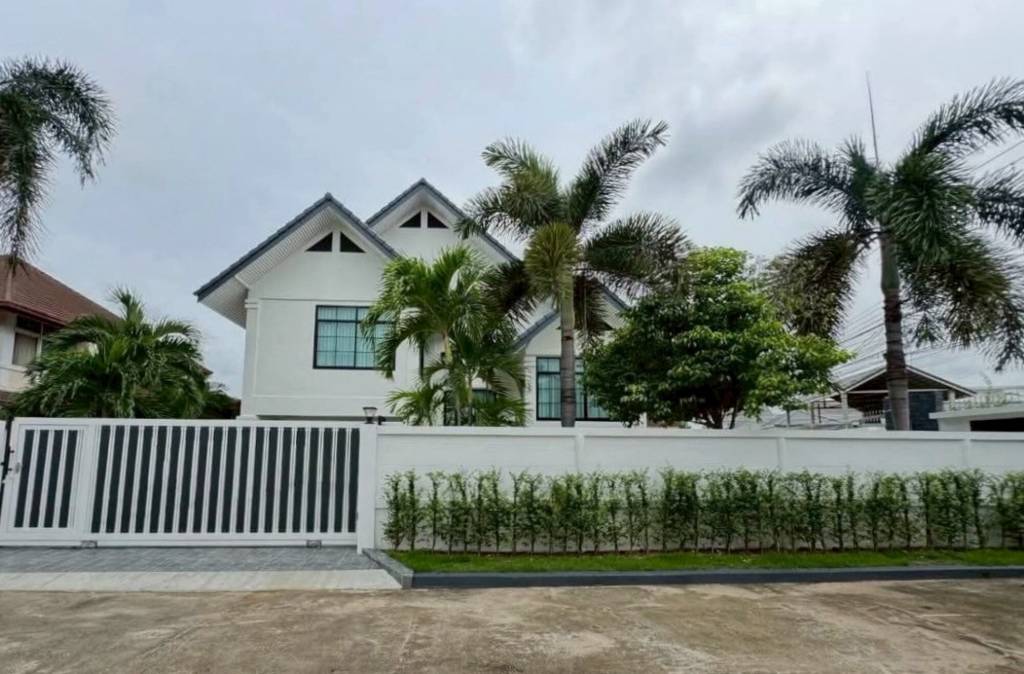 Дом с 4 спальнями в Паттайя, Таиланд № 66755