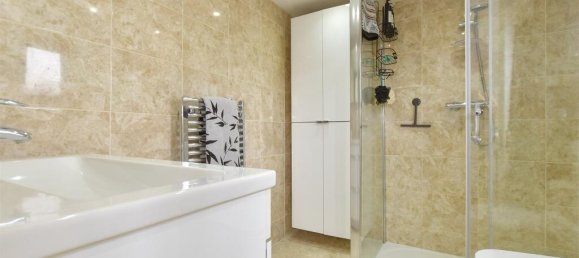 4 bedrooms Bungalow in Essex, United Kingdom No. 3968 7