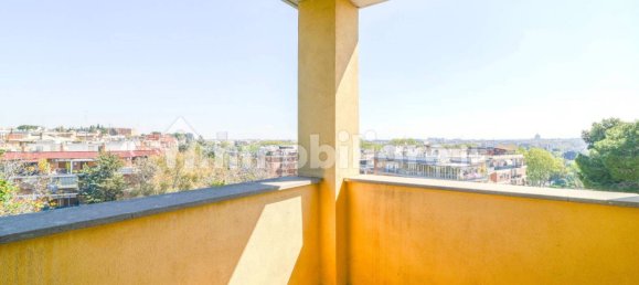 1 bedroom Apartment in Rome, Italy No. 267395 4