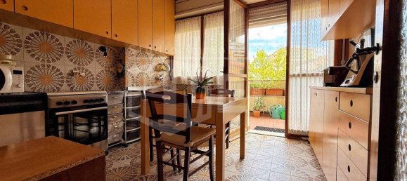 3 bedrooms Apartment in Livorno, Italy No. 285088 5