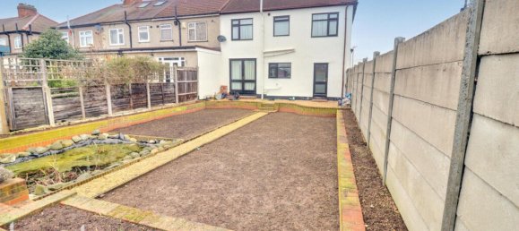 4 bedrooms Commercial property in Dagenham, United Kingdom No. 4815 26