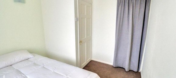 4 bedrooms Commercial property in Dagenham, United Kingdom No. 4815 18