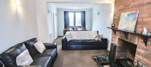 4 bedrooms Commercial property in Dagenham, United Kingdom No. 4815 5