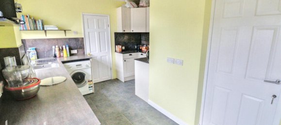 4 bedrooms Commercial property in Dagenham, United Kingdom No. 4815 9