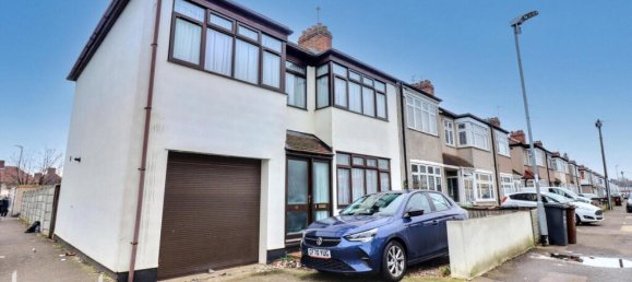 4 bedrooms Commercial property in Dagenham, United Kingdom No. 4815 29