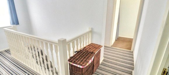 4 bedrooms Commercial property in Dagenham, United Kingdom No. 4815 15