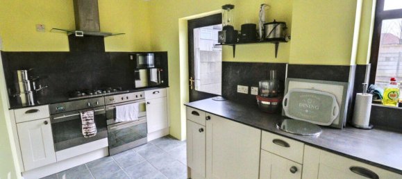 4 bedrooms Commercial property in Dagenham, United Kingdom No. 4815 10