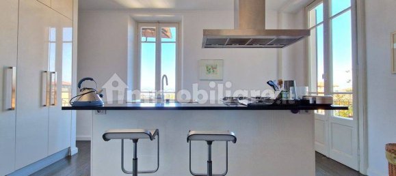 Apartamento de 3 dormitorios en Stresa, Italy No. 19406 2