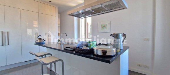 Apartamento de 3 dormitorios en Stresa, Italy No. 19406 3