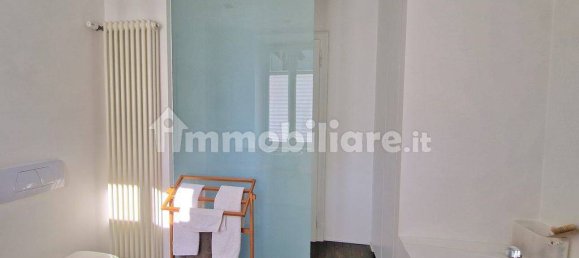 Apartamento de 3 dormitorios en Stresa, Italy No. 19406 46