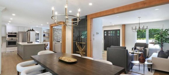 4 bedrooms House in British Columbia, Canada No. 1101 6