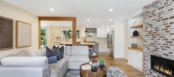 4 bedrooms House in British Columbia, Canada No. 1101 4