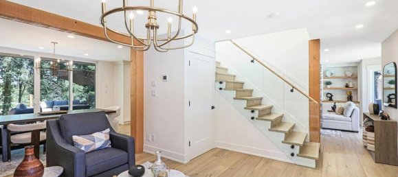 4 bedrooms House in British Columbia, Canada No. 1101 8