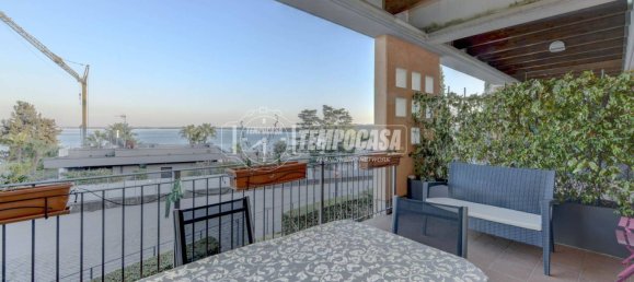 2 bedrooms Apartment in Padenghe sul Garda, Italy No. 6989 3