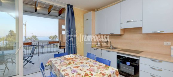 2 bedrooms Apartment in Padenghe sul Garda, Italy No. 6989 4