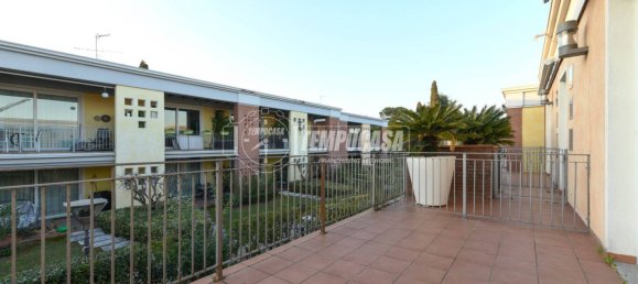 2 bedrooms Apartment in Padenghe sul Garda, Italy No. 6989 10