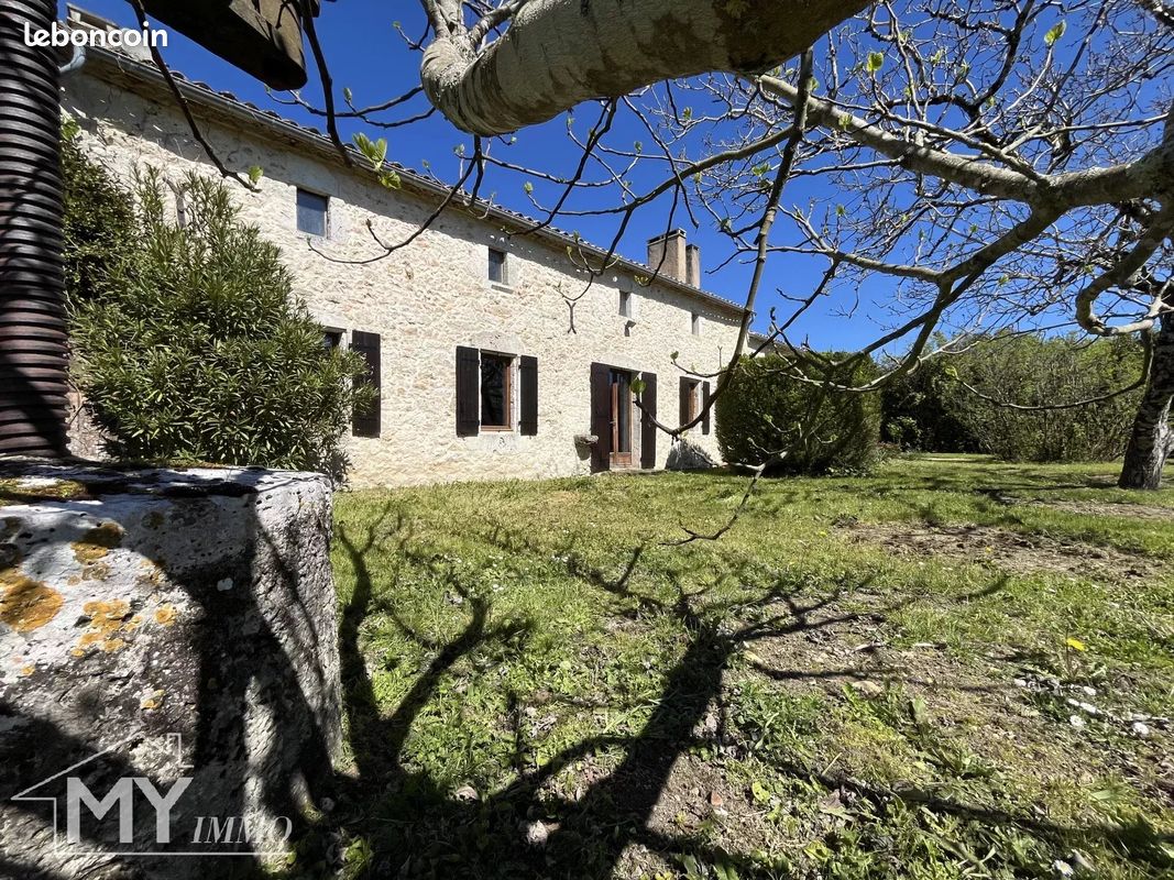 Casa de 3 dormitorios en Dordogne, France No. 342326