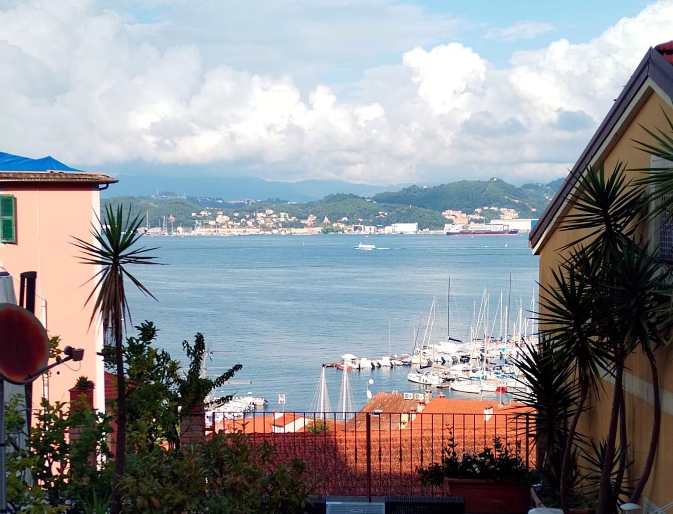 5 bedrooms Apartment in Portovenere, Italy No. 390692