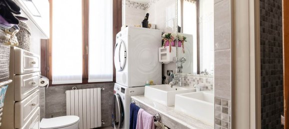 3 rooms Apartment in Mariano Comense, Italy No. 223500 13