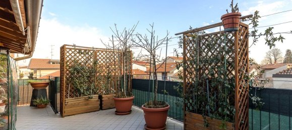 3 rooms Apartment in Mariano Comense, Italy No. 223500 25