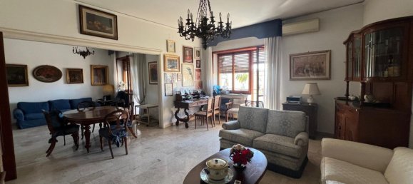 5 bedrooms Apartment in Naples, Italy No. 340014 3