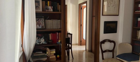 5 bedrooms Apartment in Naples, Italy No. 340014 4