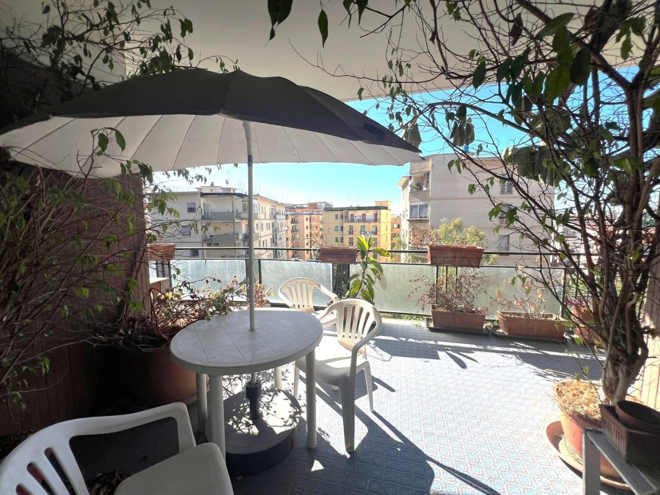 5 bedrooms Apartment in Naples, Italy No. 340014