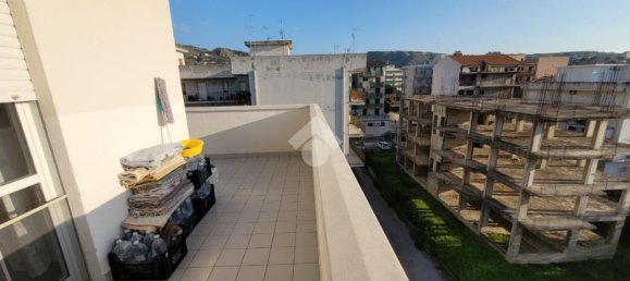 Квартира с 3 комнатами в Реджо Калабрия, Италия № 197559 7