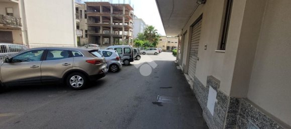 Квартира с 3 комнатами в Реджо Калабрия, Италия № 197559 13