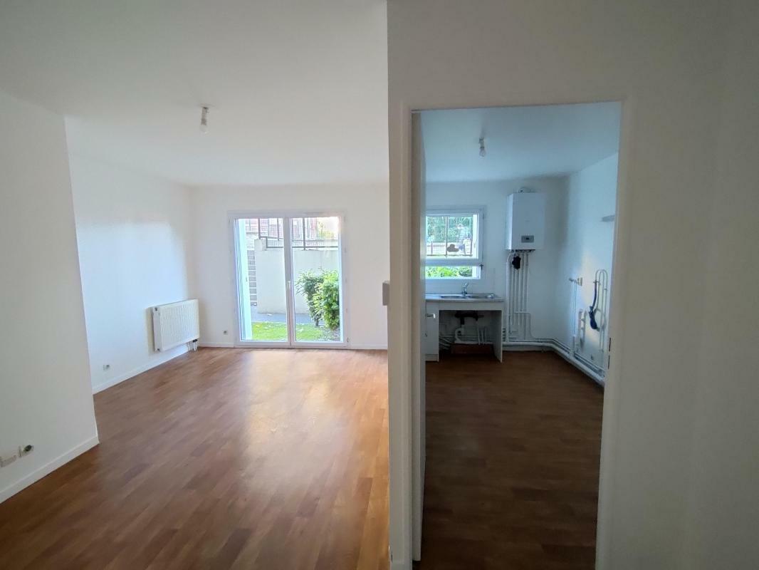 2 bedrooms Apartment in Beauvais, France No. 232303