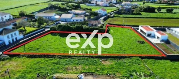 346m² Commercial property in Ponta Delgada, Portugal No. 297012 10