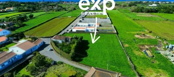 346m² Commercial property in Ponta Delgada, Portugal No. 297012 11