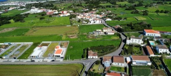 346m² Commercial property in Ponta Delgada, Portugal No. 297012 3