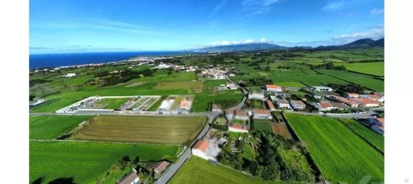 346m² Commercial property in Ponta Delgada, Portugal No. 297012 4
