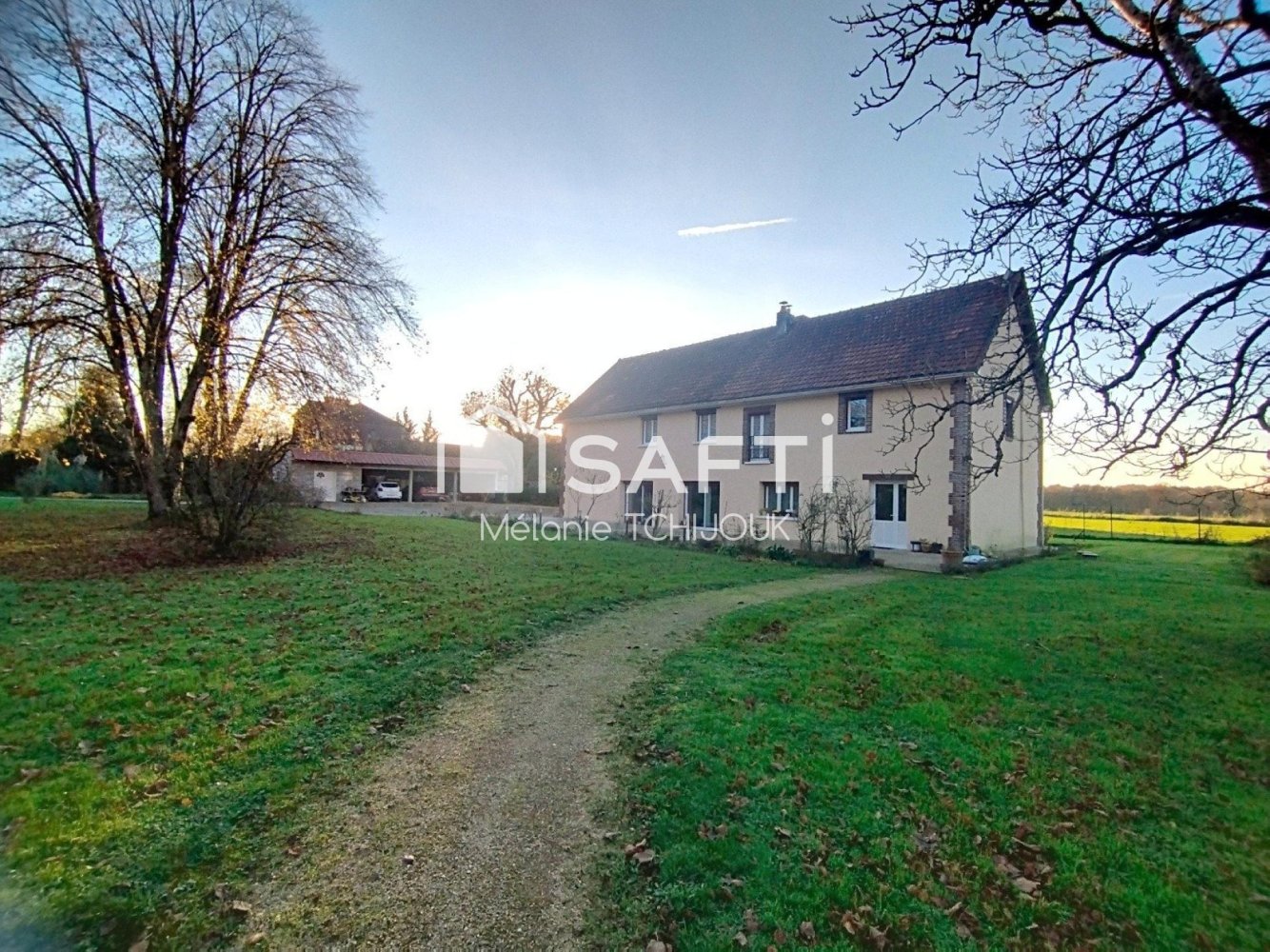 Casa de 6 dormitorios en Aillant-sur-Milleron, France No. 44628