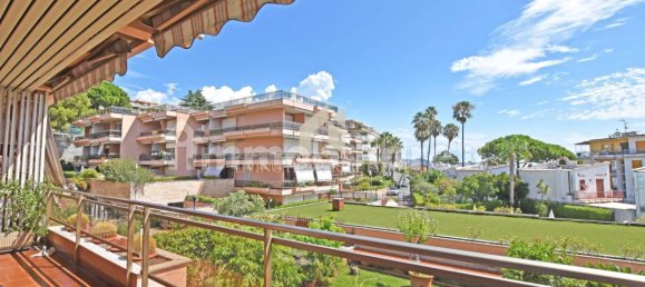 Квартира с 2 спальнями в Санремо, Италия № 302975 2