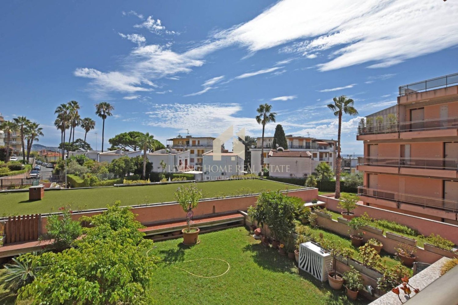 Квартира с 2 спальнями в Санремо, Италия № 302975