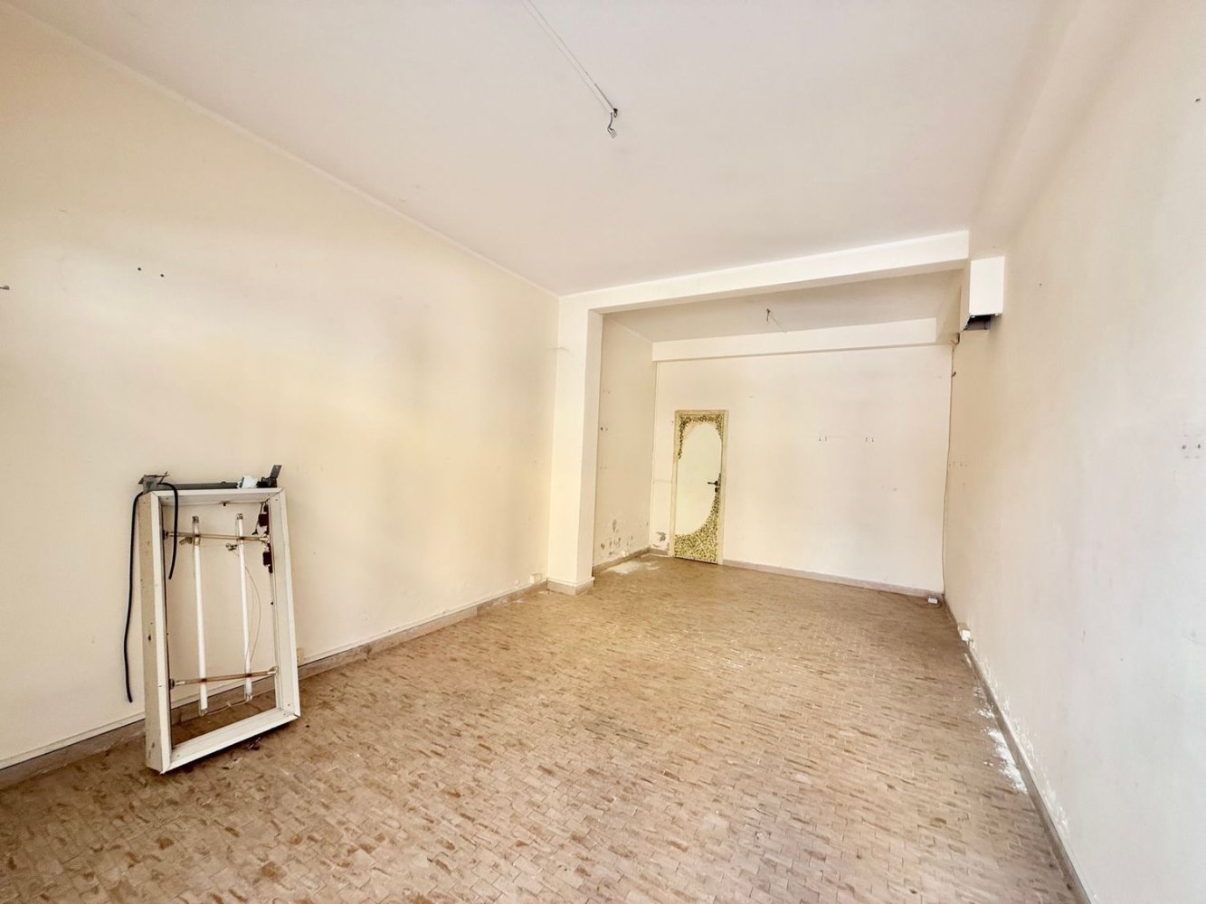 25m² Office in Viareggio, Italy No. 276076