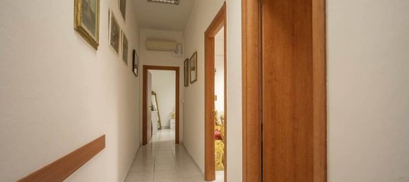 2 Schlafzimmer Wohnung in Livorno, Italy, Nr. 75179 5