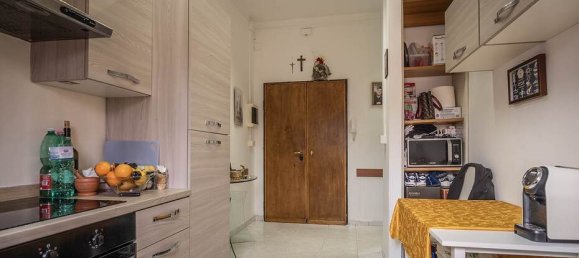 2 Schlafzimmer Wohnung in Livorno, Italy, Nr. 75179 11